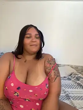 Snapshot of thataa_paixao chatting on November 18, 2025, 2:53 pm thataa paixao online show from November 18, 2025, 2:53 pm