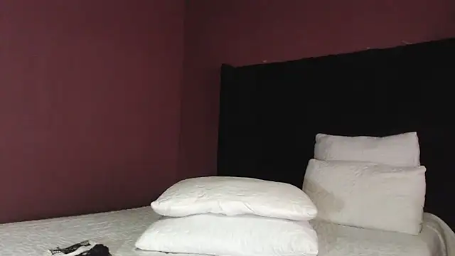 Snapshot of xMiAmor chatting on December 21, 2025, 7:54 am xMiAmor online show from December 21, 2025, 7:54 am