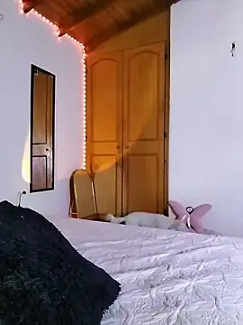 Snapshot of morenosiam chatting on December 21, 2025, 6:48 am morenosiam online show from December 21, 2025, 6:48 am