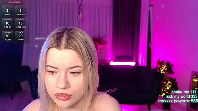 CutiePie69   online show from February 6, 2026, 8:49 pm