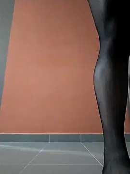 Snapshot of gothicmagiccatgirl chatting on November 9, 2025, 11:31 pm gothicmagiccatgirl online show from November 9, 2025, 11:31 pm