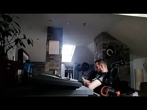 gryzoon online show from April 21, 2026, 4:30 am