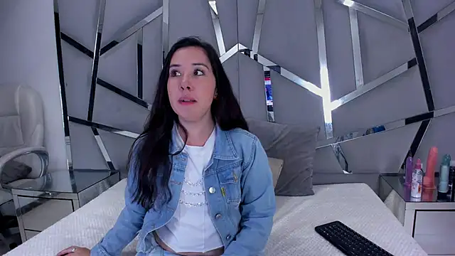 Celeste X online show from December 3, 2025, 5:30 am