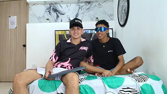 Snapshot of KING_OFF_BOYS chatting on September 22, 2025, 1:17 pm KING OFF BOYS online show from September 22, 2025, 1:17 pm