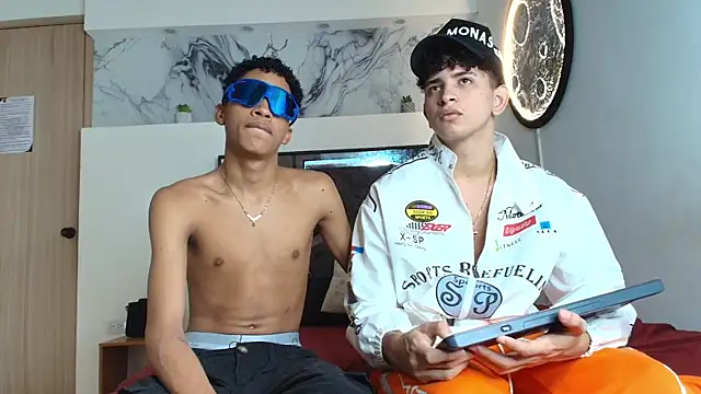 Snapshot of KING_OFF_BOYS chatting on October 2, 2025, 1:25 pm KING OFF BOYS online show from October 2, 2025, 1:25 pm