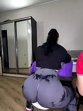 Snapshot of _KissMyAss_ chatting on February 1, 2026, 6:39 pm KissMyAss online show from February 1, 2026, 6:39 pm