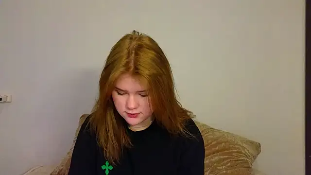 LaseyMoon online show from February 9, 2026, 9:51 am