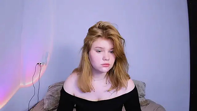 Snapshot of LaseyMoon chatting on November 29, 2025, 1:39 am LaseyMoon online show from November 29, 2025, 1:39 am