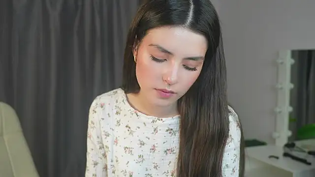 ArletteBiddix online show from March 3, 2025, 5:41 pm