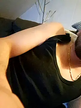 Snapshot of DearRusting chatting on December 15, 2025, 8:14 pm DearRusting online show from December 15, 2025, 8:14 pm