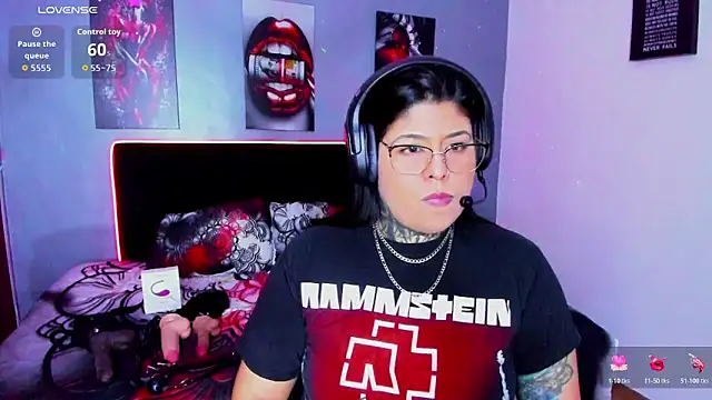 Veronika metal online show from April 12, 2026, 9:07 pm