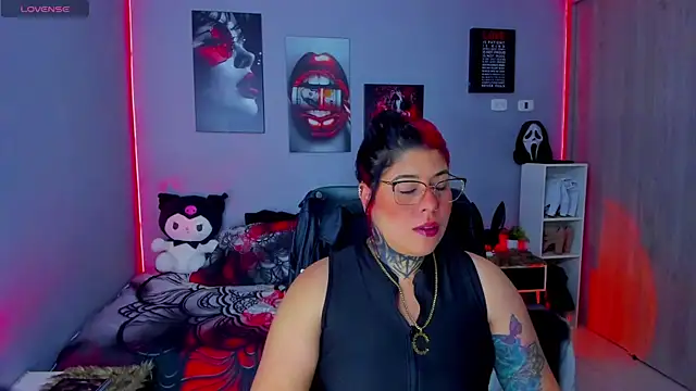 Veronika metal online show from November 6, 2025, 8:18 am