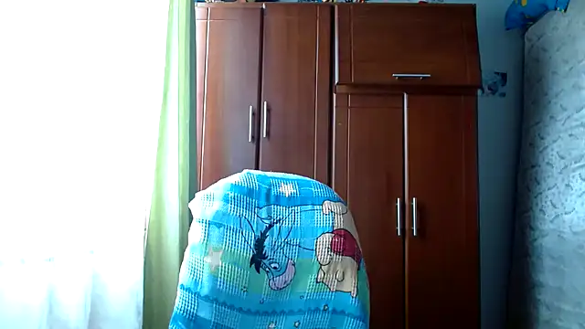 Snapshot of Escarcha-blue chatting on May 4, 2026, 8:22 pm Escarcha-blue online show from May 4, 2026, 8:22 pm