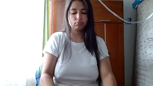 Snapshot of Escarcha-blue chatting on April 23, 2026, 5:25 pm Escarcha-blue online show from April 23, 2026, 5:25 pm