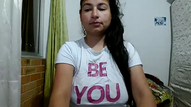 Snapshot of Escarcha-blue chatting on December 16, 2025, 12:15 am Escarcha-blue online show from December 16, 2025, 12:15 am