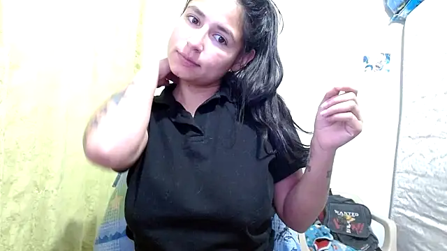 Snapshot of Escarcha-blue chatting on January 13, 2026, 11:52 pm Escarcha-blue online show from January 13, 2026, 11:52 pm