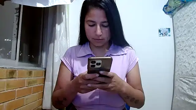 Snapshot of Escarcha-blue chatting on November 30, 2025, 1:06 am Escarcha-blue online show from November 30, 2025, 1:06 am