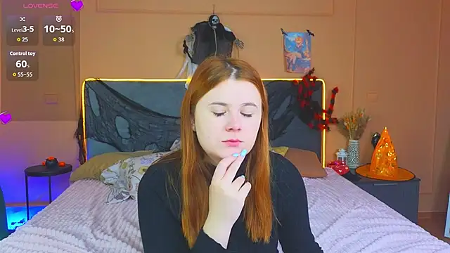 Snapshot of Eva_Starlight chatting on November 1, 2025, 4:08 am Eva Starlight online show from November 1, 2025, 4:08 am