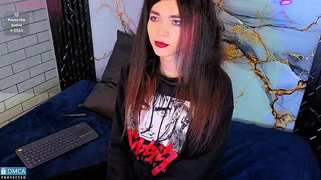 Snapshot of MaeveKuro chatting on December 1, 2025, 3:07 am MaeveKuro online show from December 1, 2025, 3:07 am