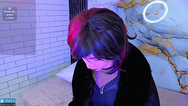 Snapshot of MaeveKuro chatting on November 17, 2025, 3:32 am MaeveKuro online show from November 17, 2025, 3:32 am