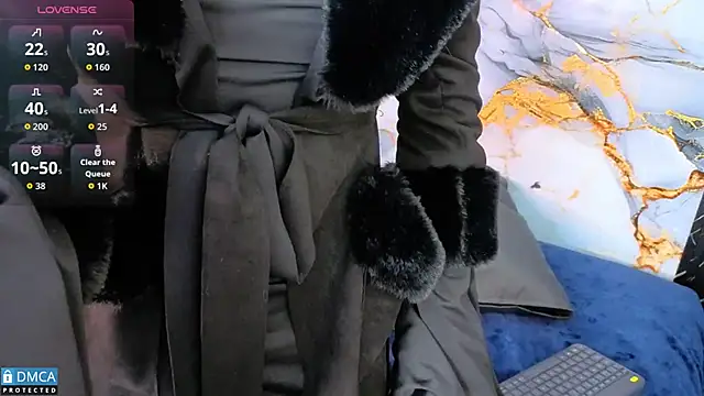 Snapshot of MaeveKuro chatting on December 3, 2025, 3:18 am MaeveKuro online show from December 3, 2025, 3:18 am