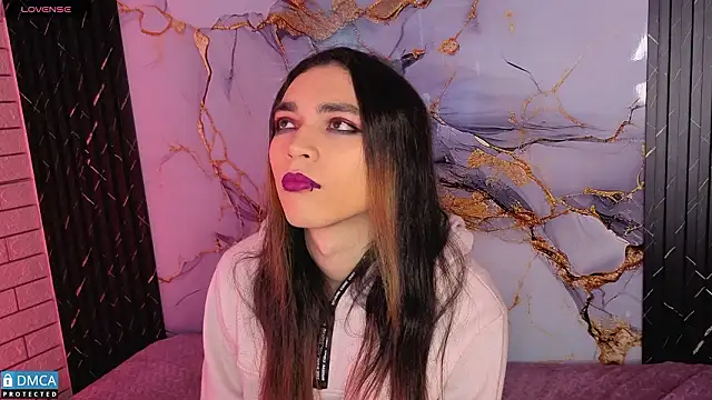 MaeveKuro online show from February 3, 2026, 3:37 am