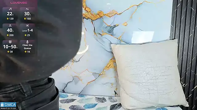 Snapshot of MaeveKuro chatting on October 30, 2025, 3:16 am MaeveKuro online show from October 30, 2025, 3:16 am