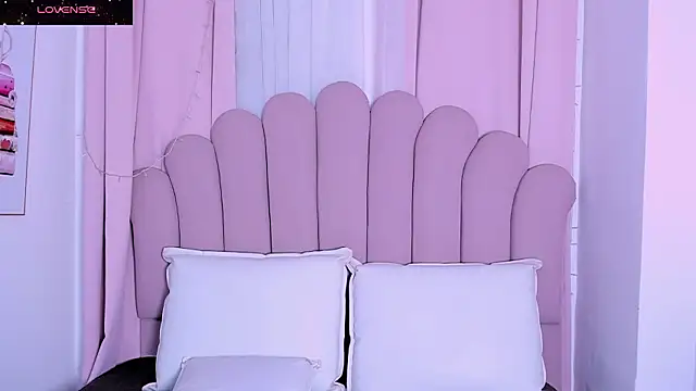 Snapshot of PaolaB_g chatting on February 28, 2026, 2:33 am PaolaB g online show from February 28, 2026, 2:33 am