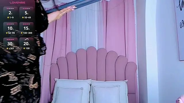 Snapshot of PaolaB_g chatting on February 24, 2026, 4:13 am PaolaB g online show from February 24, 2026, 4:13 am