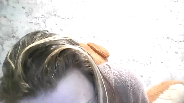 Snapshot of Eveline_May chatting on February 4, 2026, 4:02 pm Eveline May online show from February 4, 2026, 4:02 pm