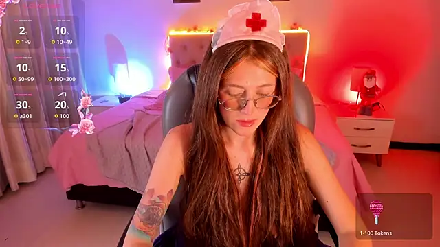 Snapshot of Emily_Warren_ chatting on December 13, 2025, 8:04 pm Emily Warren online show from December 13, 2025, 8:04 pm