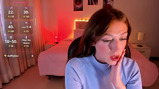 Snapshot of Emily_Warren_ chatting on October 24, 2025, 7:24 pm Emily Warren online show from October 24, 2025, 7:24 pm