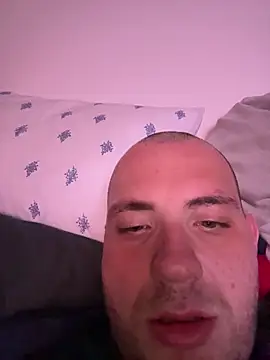 inkviziciq1 online show from October 4, 2025, 9:38 pm