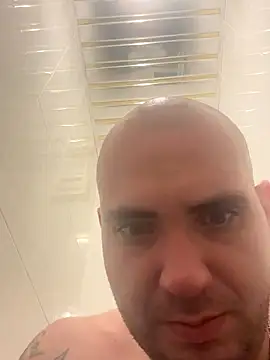 inkviziciq1 online show from September 22, 2025, 11:44 pm