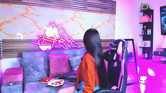 Snapshot of Cloe_roouse chatting on April 19, 2026, 2:07 pm Cloe roouse online show from April 19, 2026, 2:07 pm