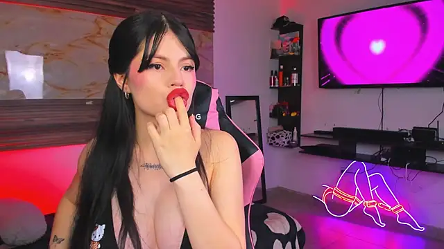 Snapshot of Cloe_roouse chatting on November 12, 2025, 9:40 pm Cloe roouse online show from November 12, 2025, 9:40 pm