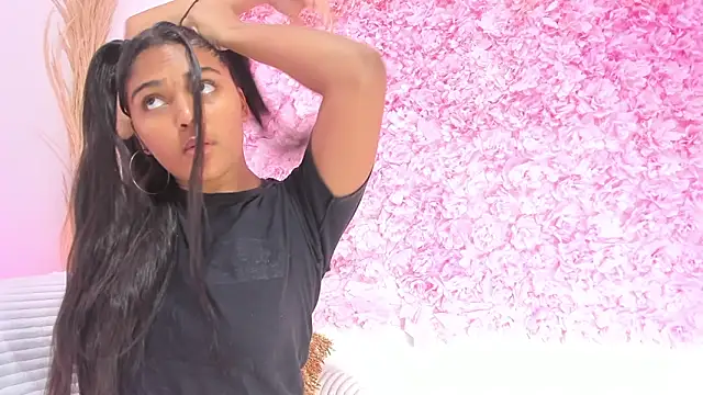 Melodymoore  online show from February 9, 2026, 10:30 pm