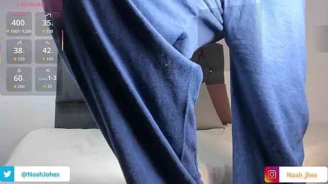 Snapshot of noah_johes chatting on December 21, 2025, 1:41 am noah johes online show from December 21, 2025, 1:41 am