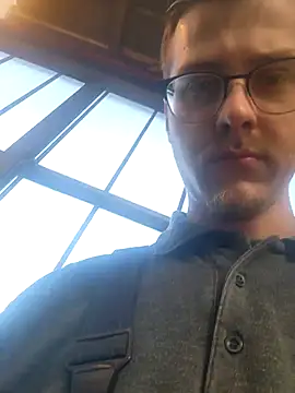 luckyluuk25 online show from March 4, 2026, 12:24 pm