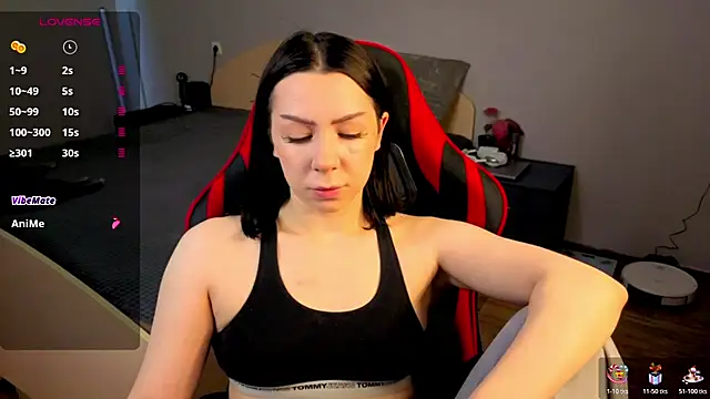 Snapshot of meganluss chatting on April 5, 2026, 4:41 am meganluss online show from April 5, 2026, 4:41 am