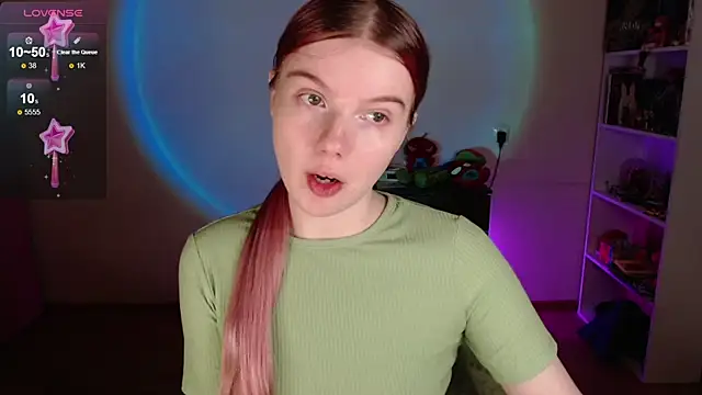 Strawberry juli online show from December 20, 2025, 1:25 pm