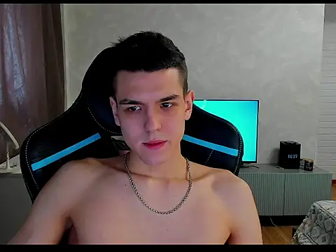 Snapshot of TravisRevas chatting on March 4, 2025, 1:38 pm TravisRevas online show from March 4, 2025, 1:38 pm