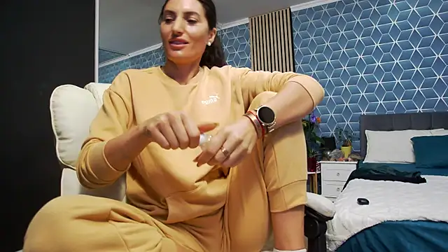 Snapshot of zoeylarkens chatting on November 4, 2025, 5:17 pm zoeylarkens online show from November 4, 2025, 5:17 pm