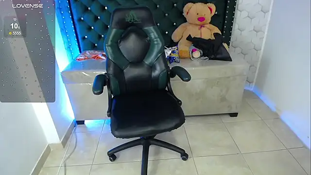 Sarah evansm online show from November 6, 2025, 1:42 am