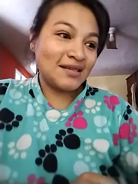 Shaniklux online show from June 12, 2026, 5:32 pm