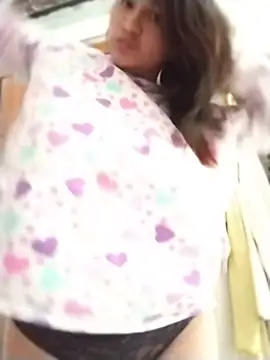 Shaniklux online show from June 20, 2026, 4:56 pm