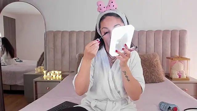 Snapshot of Sophie_Restrepo chatting on March 20, 2025, 2:42 pm Sophie Restrepo online show from March 20, 2025, 2:42 pm