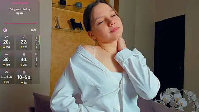 Snapshot of EdinaCordner chatting on September 10, 2025, 11:53 am EdinaCordner online show from September 10, 2025, 11:53 am