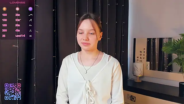 Snapshot of EdinaCordner chatting on March 13, 2025, 6:58 am EdinaCordner online show from March 13, 2025, 6:58 am