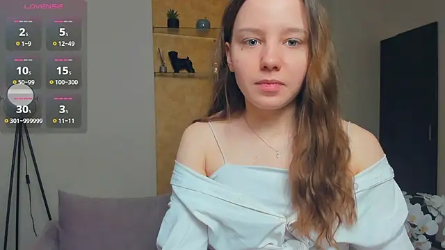 Snapshot of EdinaCordner chatting on November 14, 2025, 10:41 am EdinaCordner online show from November 14, 2025, 10:41 am